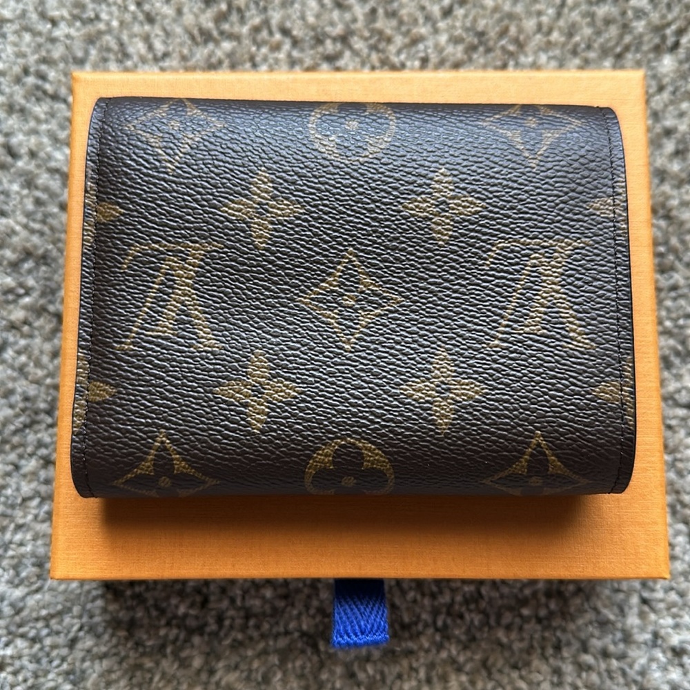 ❌SOLD❌ Authentic Louis Vuitton Monogram Canvas Victorine Wallet Armagnac - Picture 7 of 16
